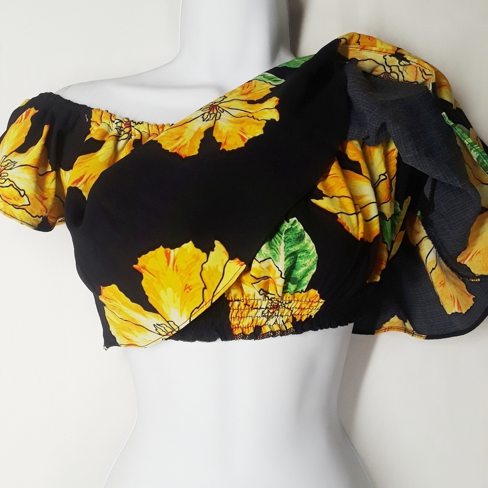FIFTH AVENUE Yellow Floral Print Off Shoulder Smocked Black Crop Top Large